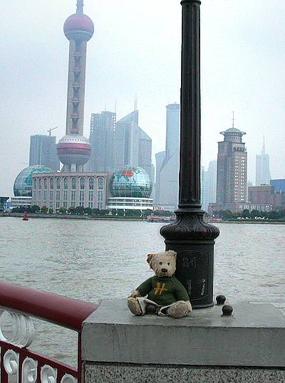 Greggan in fromt of the TV tower in Shanghai